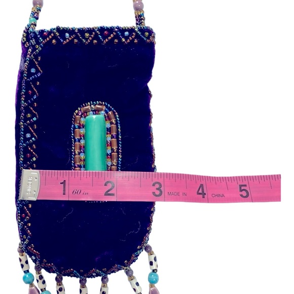 Vintage hand-beaded velvet purse. Purple. EUC - Picture 4 of 6